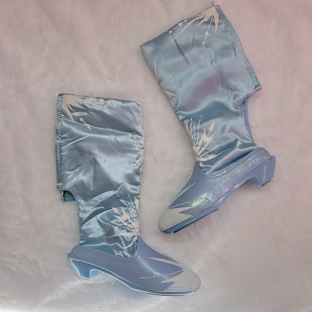 Frozen’s Elsa boots